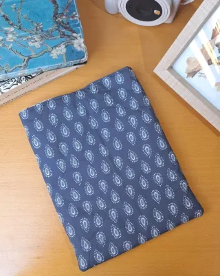 Funda para libro / tablet estampado azul bandana