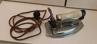 Plancha Eléctrica Felca Vintage