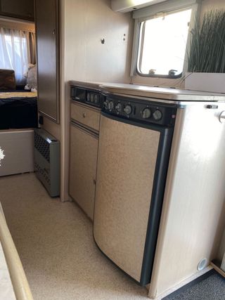 Caravana Dethleffs <750kg con mover y documentacio