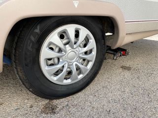 Caravana Dethleffs <750kg con mover y documentacio