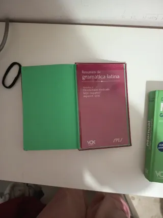 Diccionario ilustrado latín-español/ español-latín