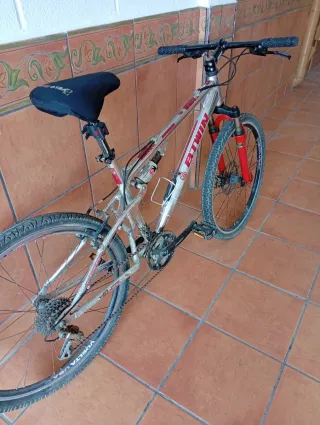 Bicicleta MTB BTWIN Suspensión Delantera