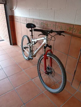 Bicicleta MTB BTWIN Suspensión Delantera