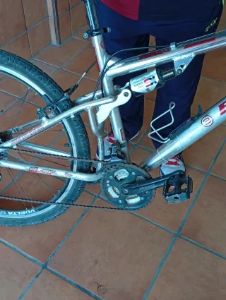 Bicicleta MTB BTWIN Suspensión Delantera