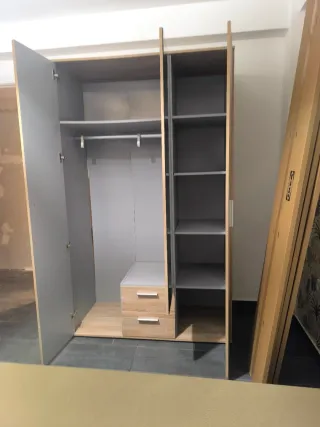 Armario 3 puertas, 2 cajones y espejo