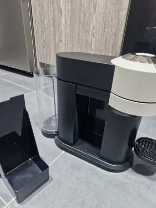 Cafetera Nespresso Vertuo Blanca