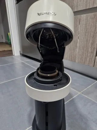 Cafetera Nespresso Vertuo Blanca