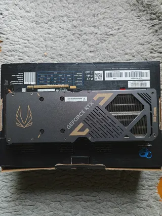 NVIDIA RTX 5070 Zotac OC 3 Fans como nueva