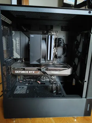 NVIDIA RTX 5070 Zotac OC 3 Fans como nueva