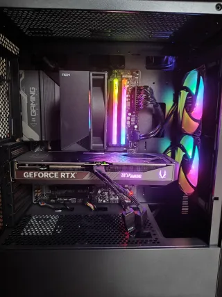 NVIDIA RTX 5070 Zotac OC 3 Fans como nueva