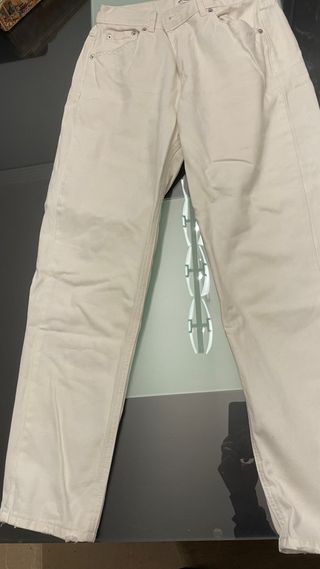 Pantalón Stradivarius Talla 40 blanco,5 bolsillos