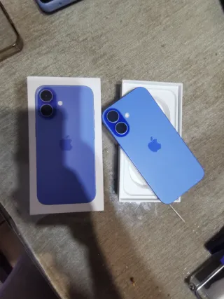 iPhone 16 azul