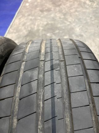 Neumáticos 255/40/19 GOODYEAR