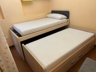 Cama nido con 2 colchones, cajones y bada.