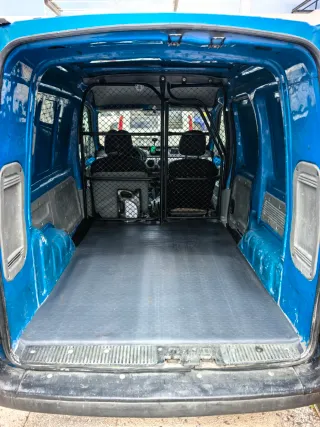 Alquiler Furgoneta Renault Kangoo – Económica.