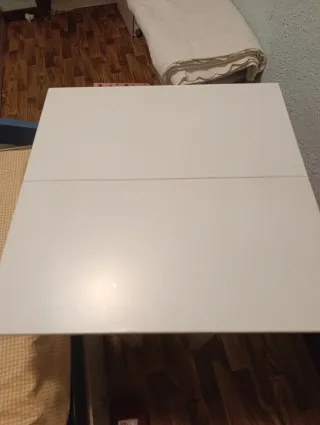 Urge venta!Mesa de libro blanca