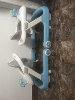 2 Andadores para bebé, poco uso