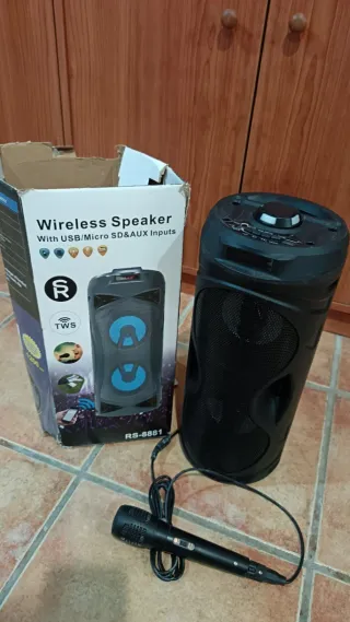 Altavoz Karaoke RS-8881 con Micrófono