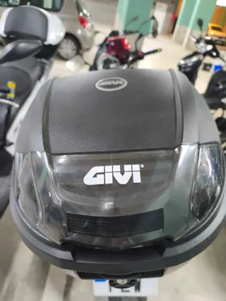 Baúl moto Givi
