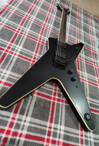 Guitarra Dean ML Negra Korea