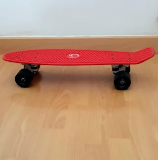 Monopatín rojo