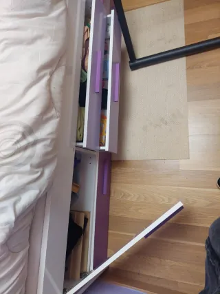 Cama doble con cajones y puertas