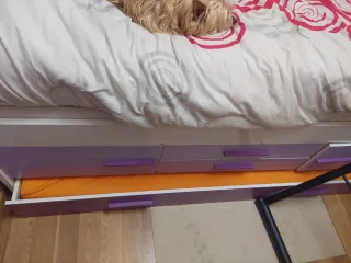 Cama doble con cajones y puertas