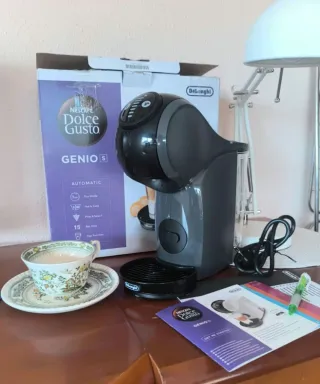 Cafetera Dolce Gusto DeLonghi Genio S