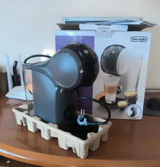 Cafetera Dolce Gusto DeLonghi Genio S