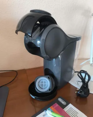 Cafetera Dolce Gusto DeLonghi Genio S