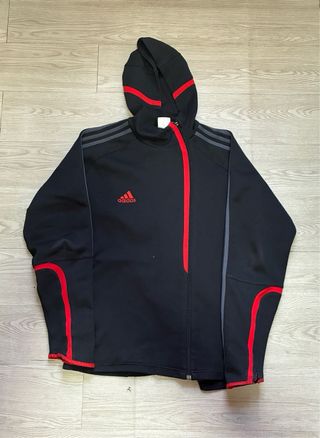 Sudadera Adidas Negra y Roja con Capucha.