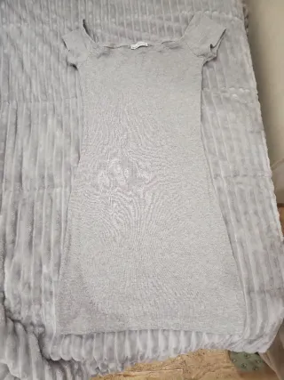Vestido gris de punto