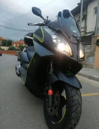 Kymco Superdrink 300i ABS Negra