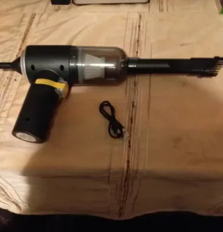 Mini aspirapolvere per auto