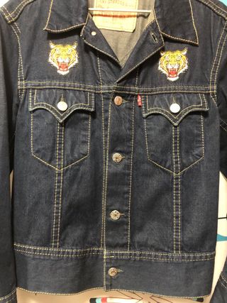 Chaqueta Vaquera Levi's con Tigres