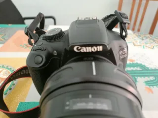 Canon EOS 1200D y teleobjetivo Tamron G1 150-600mm