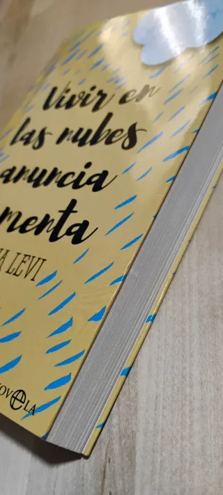 Vivir en las nubes anuncia tormenta