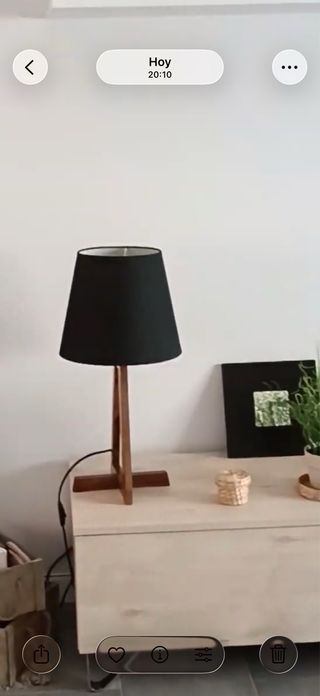 Lámpara de mesa madera y tela gato preto