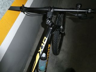 Bicicleta Mendiz X10 XL Negra y Dorada