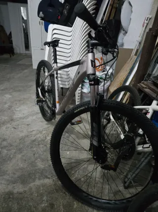 Bicicleta de Montaña nueva solo 4 usos