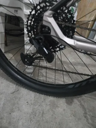 Bicicleta de Montaña nueva solo 4 usos