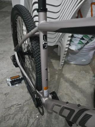 Bicicleta de Montaña nueva solo 4 usos