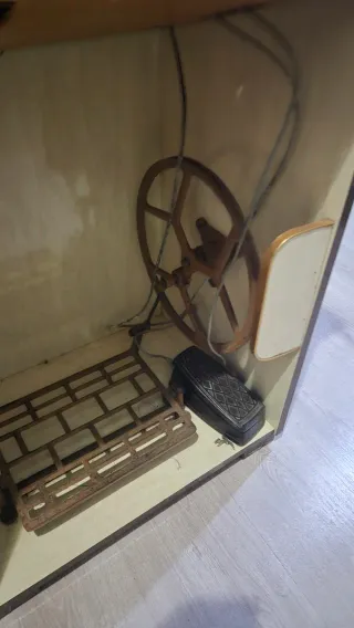 Máquina de coser Wertheim antigua