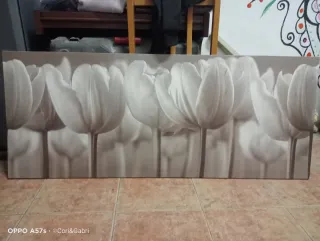 Cuadro de tulipanes blancos y grises