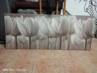 Cuadro de tulipanes blancos y grises