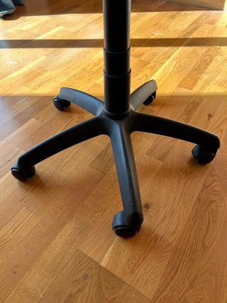 Silla de estudio azul y negra