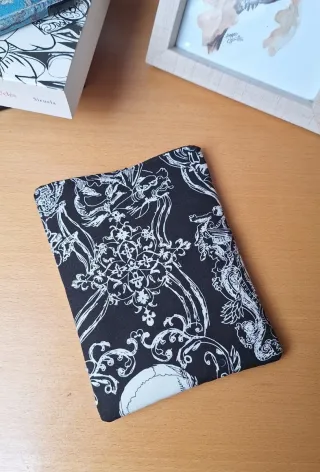 Funda ebook (Kindle, Kobo) con diseño de calaveras