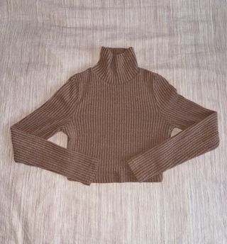 Crop top cuello alto manga larga