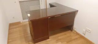 Escritorio madera maciza de nogal con cristal