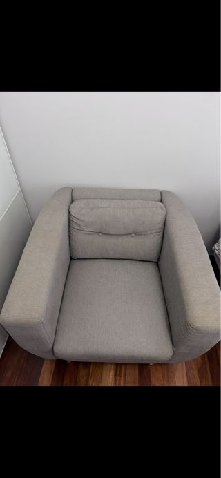 Sillón gris de tela